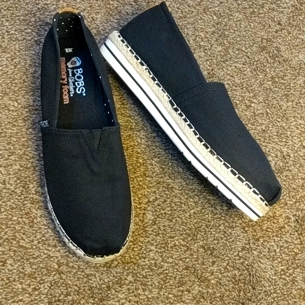 Sketchers Memory Foam Shoes